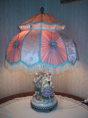 1615 - Stolni lampa s rokoko figurami Plaue V - 65 cm  9 900 kc 